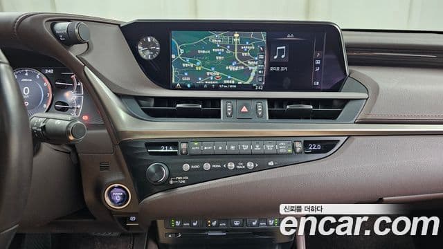 Lexus ES300h 7세대 Luxury Plus, 2020 16