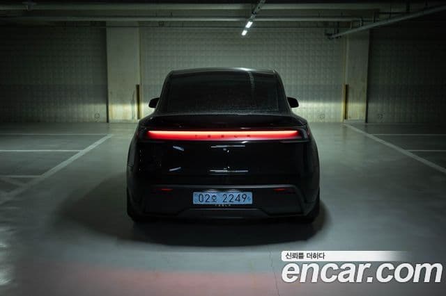 Tesla модель Y, 2025 2