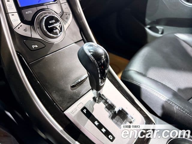 Hyundai Avante MD Modern, 2013 10