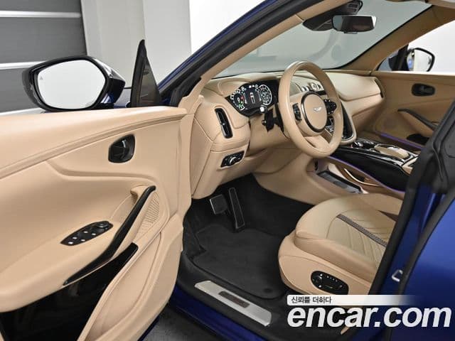 Aston Martin DBX 4.0 V8 707, 2023 11