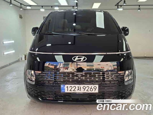 Hyundai Staria Modern, 2025 1