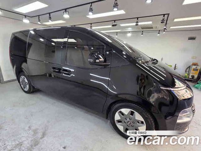 Hyundai Staria Modern, 2025 2
