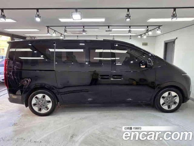 Hyundai Staria Modern, 2025 4