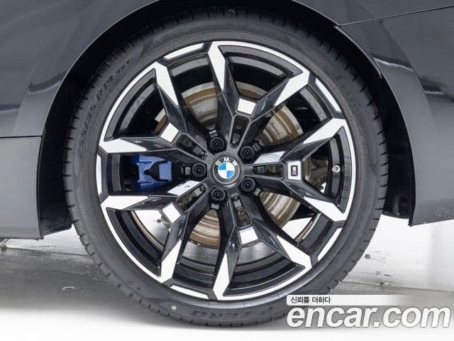 BMW 4시리즈 (G22) 420i M Sport кабриолет, 2025 все фото