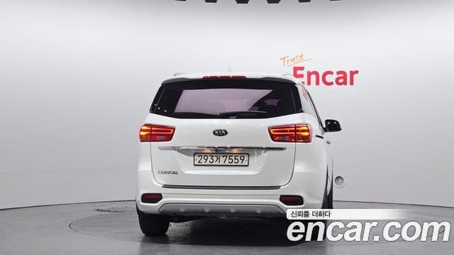 Kia The / новый New Carnival Luxury, 2019 4
