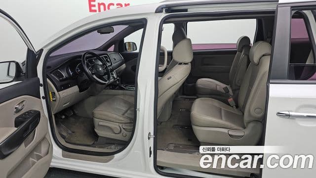 Kia The / новый New Carnival Luxury, 2019 12