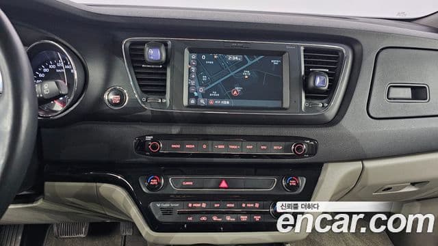 Kia The / новый New Carnival Luxury, 2019 14