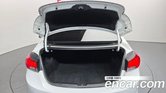 Hyundai Avante MD Premier, 2011 20