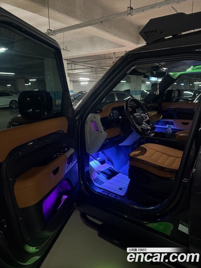 Land Rover Defender (L663) 110 D300 HSE, 2023 12