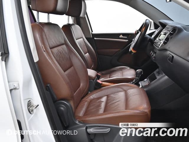 Volkswagen New Tiguan 5N, 2015 10