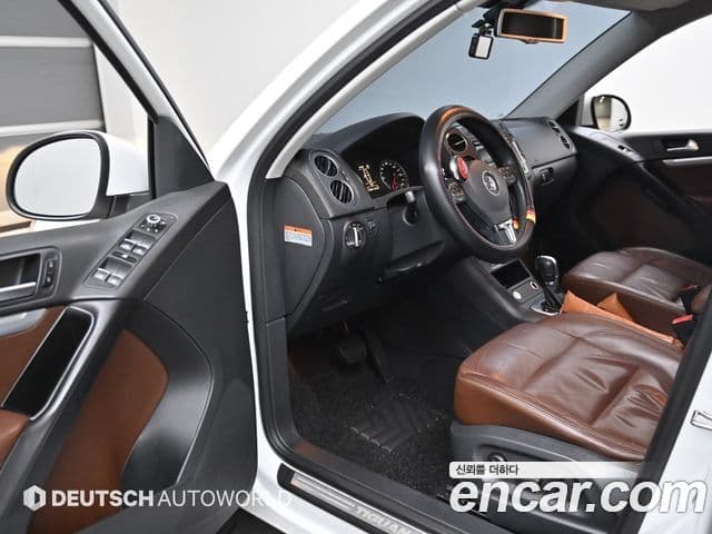 Volkswagen New Tiguan 5N, 2015 11