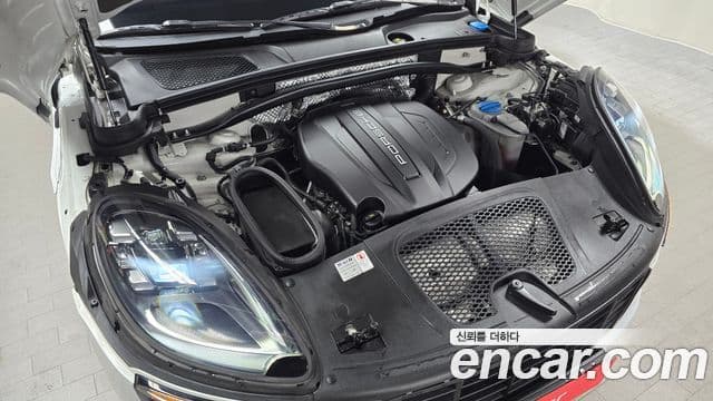 Porsche Macan 95B, 2018 6