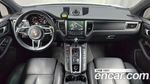 Porsche Macan 95B, 2018 7