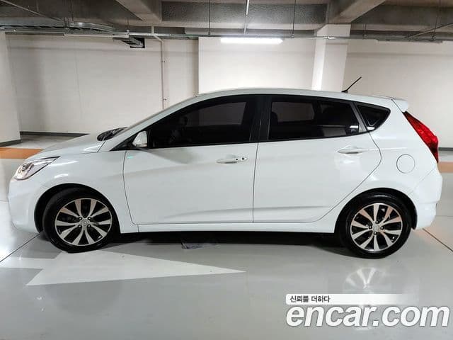 Hyundai Accent(новый кузов / новое поколение) Premium, 2015 4