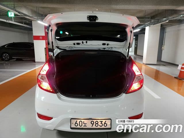 Hyundai Accent(новый кузов / новое поколение) Premium, 2015 7