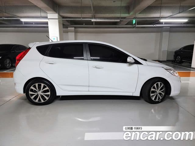 Hyundai Accent(новый кузов / новое поколение) Premium, 2015 9