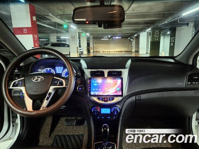 Hyundai Accent(новый кузов / новое поколение) Premium, 2015 11