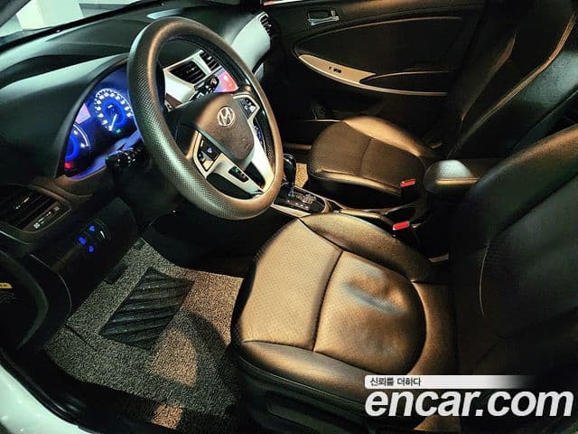 Hyundai Accent(новый кузов / новое поколение) Premium, 2015 12