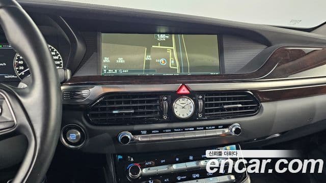 Genesis EQ900 Luxury, 2018 17