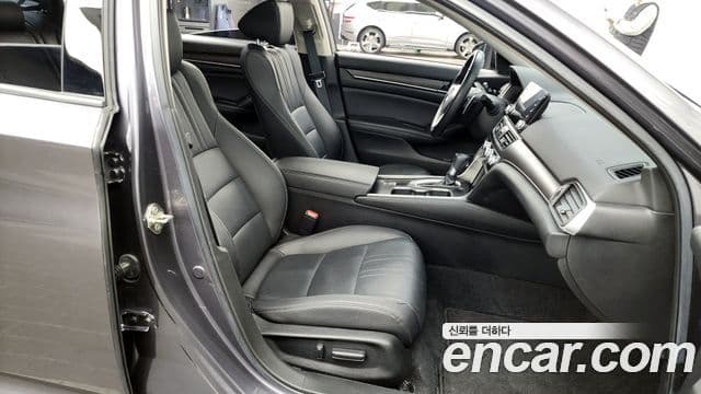 Honda Accord 10세대 1.5 турбо, 2019 11