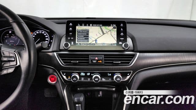 Honda Accord 10세대 1.5 турбо, 2019 14