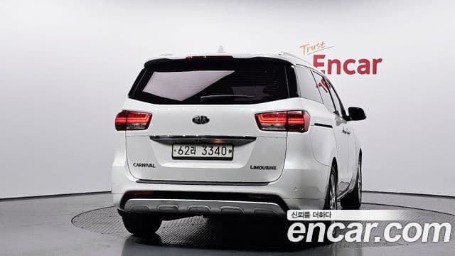 Kia All New Carnival VIP, 2016 4