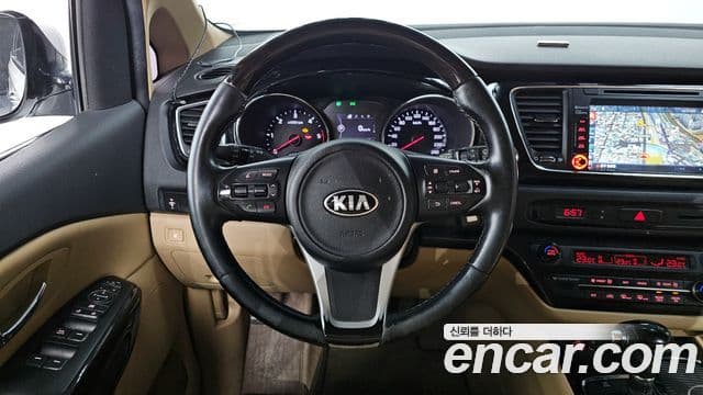 Kia All New Carnival VIP, 2016 13