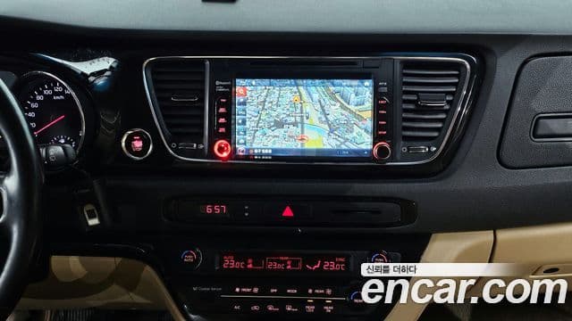 Kia All New Carnival VIP, 2016 15