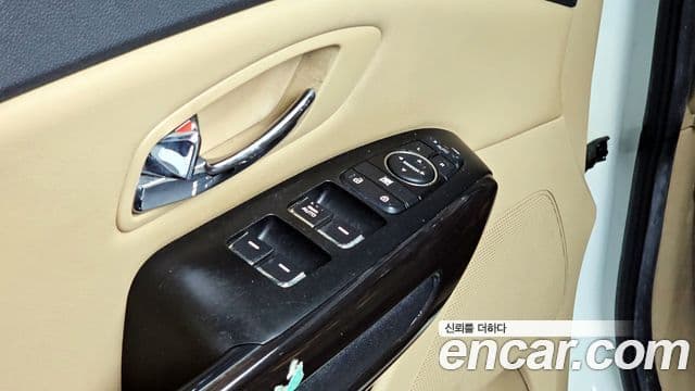 Kia All New Carnival VIP, 2016 18