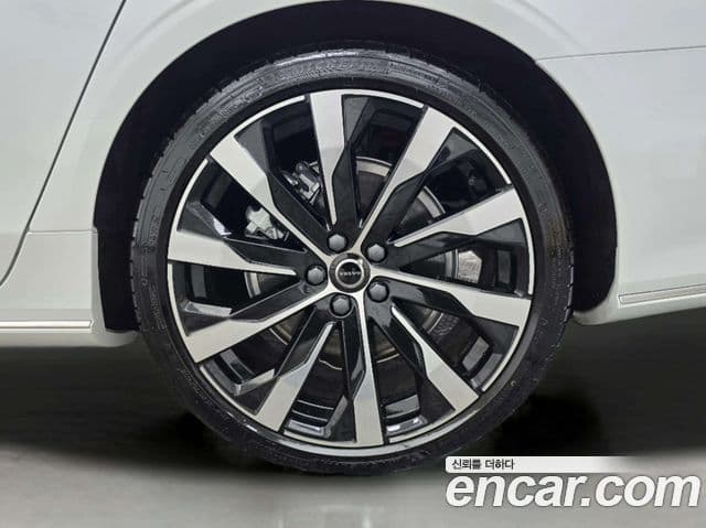 Volvo S90 B5 Ultra Bright, 2026 все фото