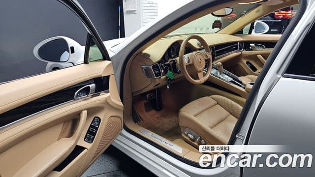 Porsche Panamera 970, 2015 10