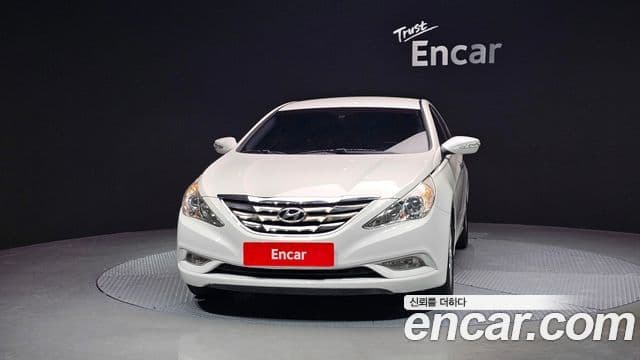 Hyundai YF Sonata LPI Premier(для людей с инвалидностью), 2010 3