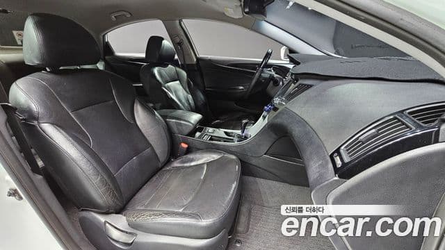 Hyundai YF Sonata LPI Premier(для людей с инвалидностью), 2010 10