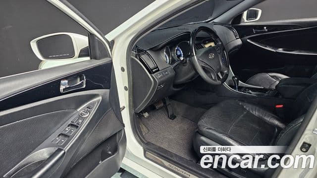 Hyundai YF Sonata LPI Premier(для людей с инвалидностью), 2010 11