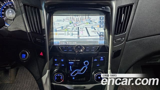 Hyundai YF Sonata LPI Premier(для людей с инвалидностью), 2010 14