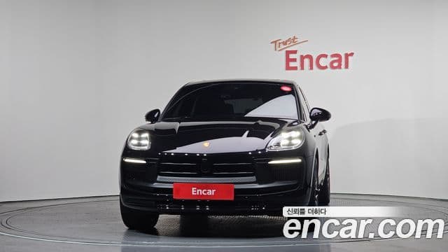 Porsche Macan 95B, 2022 3