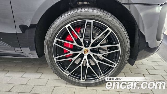 Porsche Macan 95B, 2022 все фото