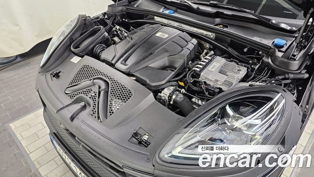 Porsche Macan 95B, 2022 6