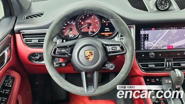 Porsche Macan 95B, 2022 13