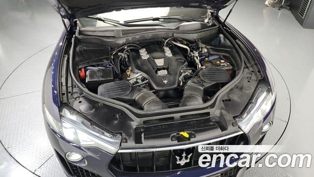 Maserati Levante 3.0 AWD GranSport, 2019 6