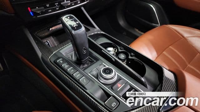 Maserati Levante 3.0 AWD GranSport, 2019 9