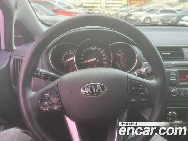 Kia All New Pride Deluxe, 2014 10