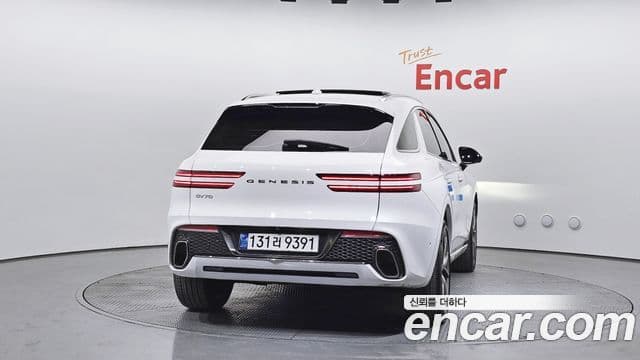 Genesis GV70, 2021 4