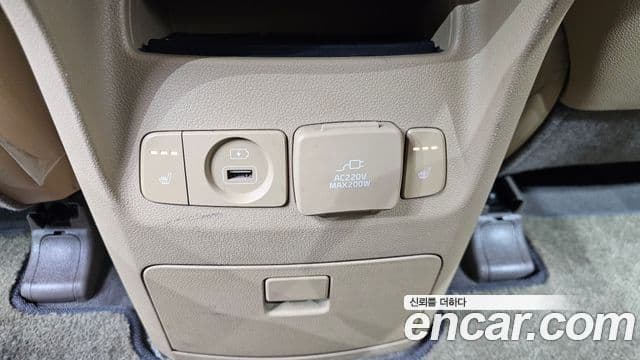 Kia All New Carnival Prestige, 2017 18