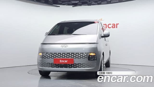 Hyundai Staria Modern, 2023 3