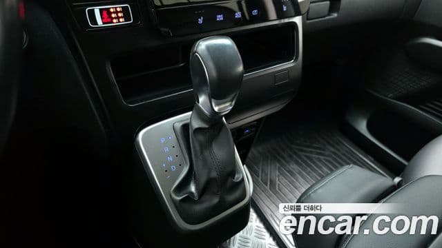 Hyundai Staria Modern, 2023 9