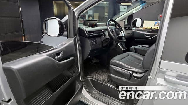 Hyundai Staria Modern, 2023 11