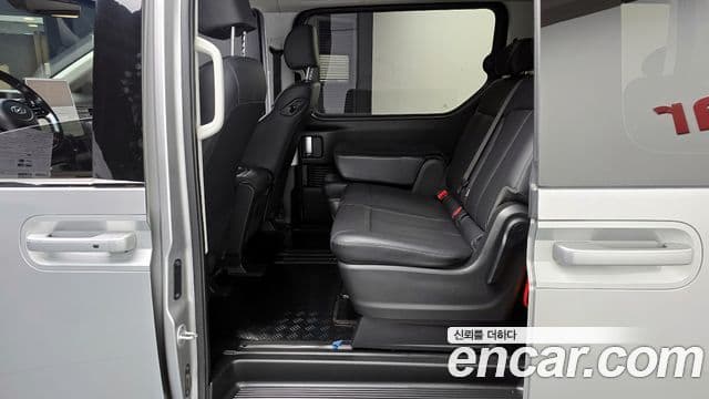 Hyundai Staria Modern, 2023 13