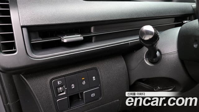 Hyundai Staria Modern, 2023 18