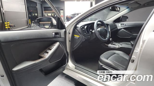 Kia K5 2.0 Deluxe, 2011 10